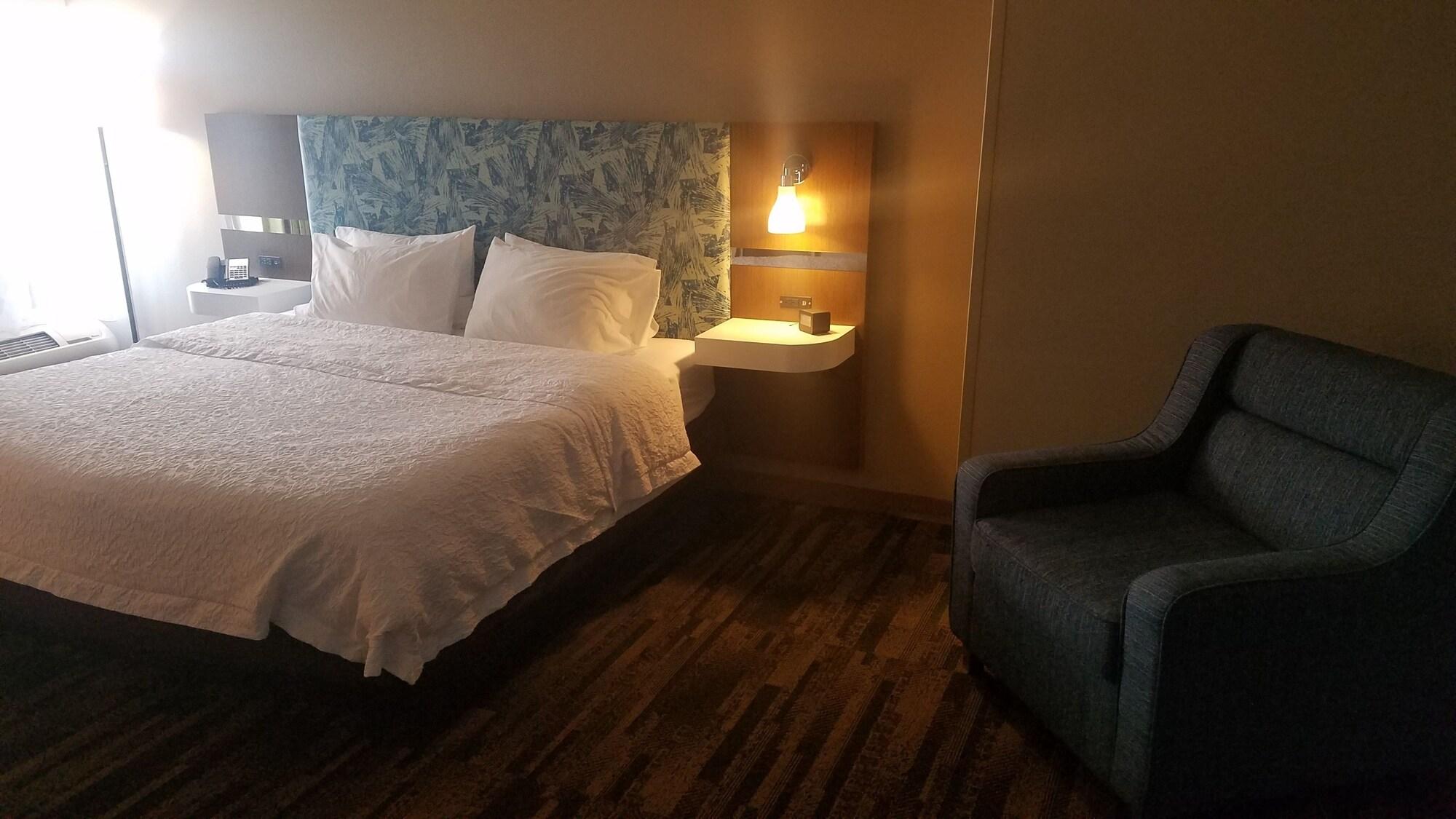 Hampton Inn & Suites Kansas City-Merriam Ngoại thất bức ảnh