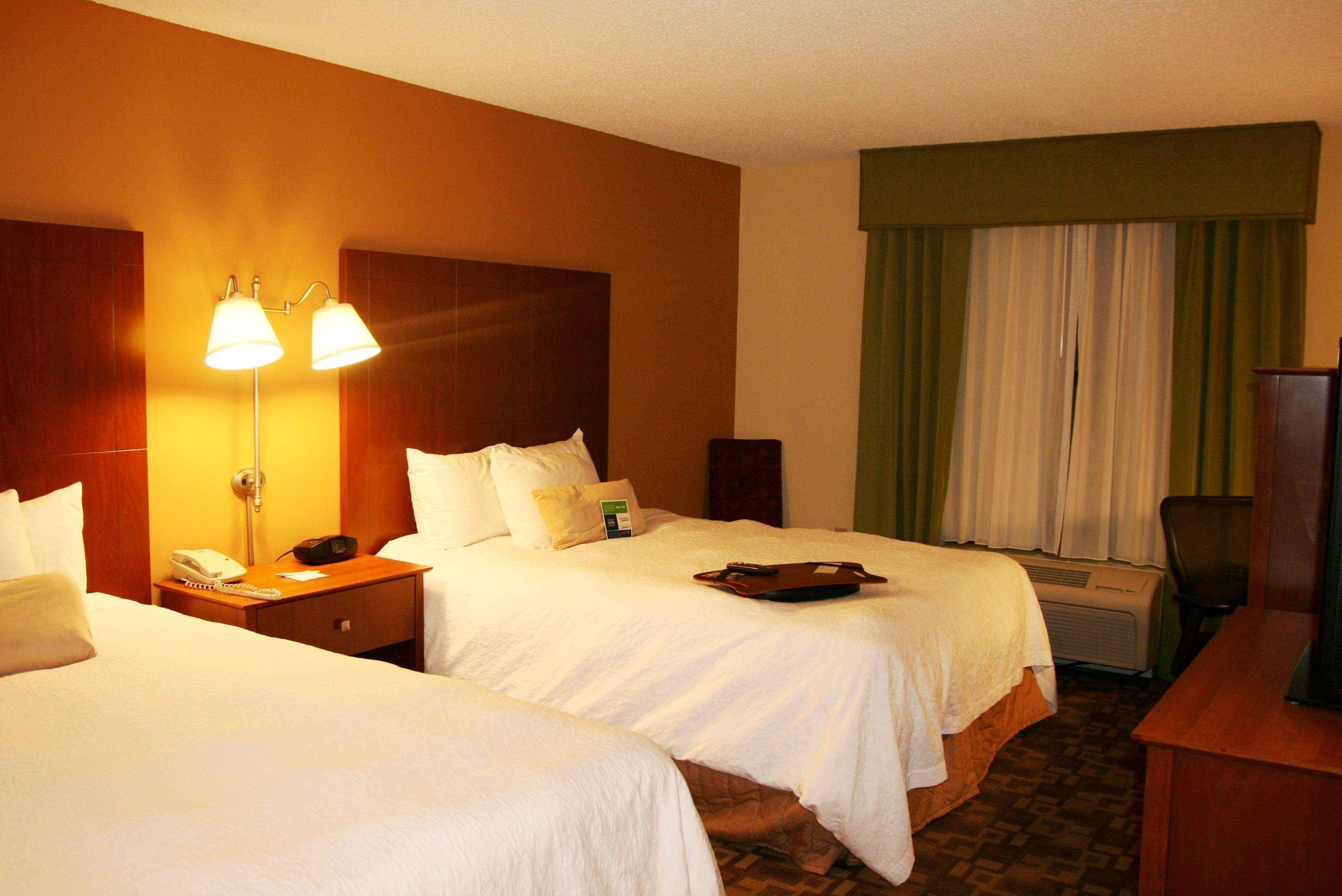 Hampton Inn & Suites Kansas City-Merriam Ngoại thất bức ảnh